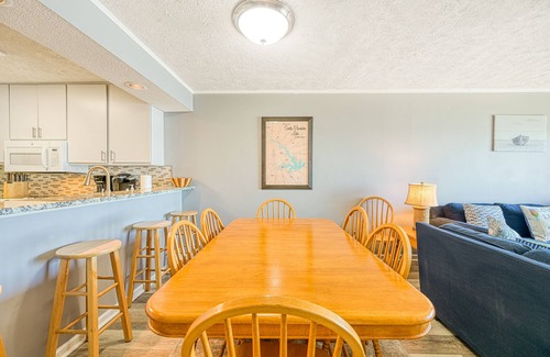 Huddleston House | Sunset Cove - Waterways lakefront retreat with boat slip, pool & beach - dogs OK