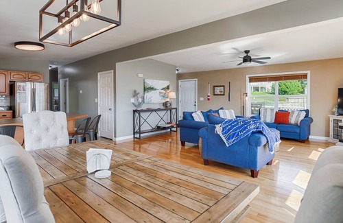 Romulus House | Sunset Escape: Stunning Seneca Lake Sunsets!