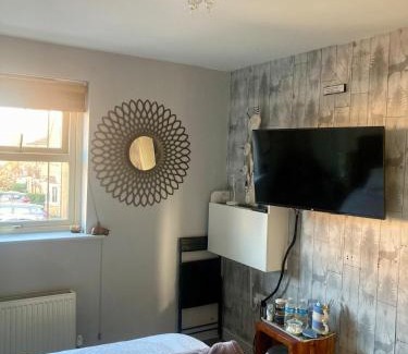 North Wheatley House | Sunset garden retreat