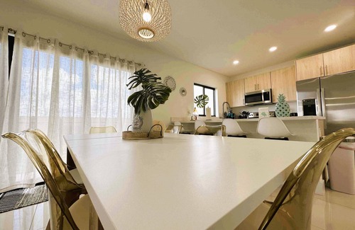 Florida City House | Sunset Haven: Beach Isle House FL Keys MIA Marina