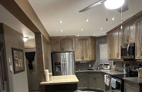 Grey Highlands Cottage | Sunset Lake Eugenia 3-Bedroom Four Season Cottage
