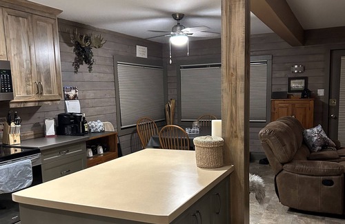 Grey Highlands Cottage | Sunset Lake Eugenia 3-Bedroom Four Season Cottage