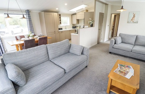 Woodhall Spa Cottage | SUNSET LODGE, pet friendly, with hot tub in Woodhall Spa
