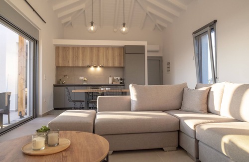 Pylos-Nestoras Apartment | Sunset Luxury Villa Akritochori