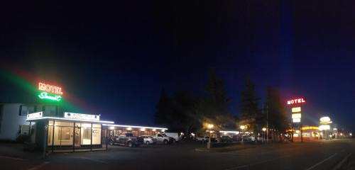 Fort Macleod Hotel | Sunset Motel