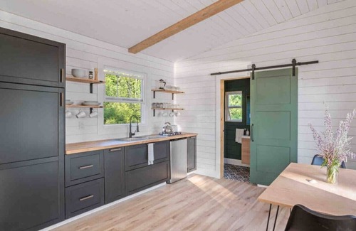 Gaspereaux Cabin | Sunset Off-grid Oyster Creek Cabin