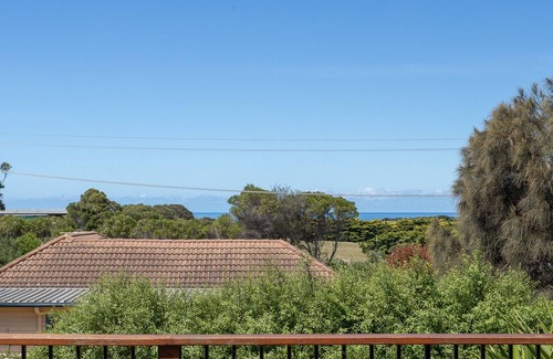 Sunset Strip House | Sunset on the Strip - Ocean View, WIFI & Pet friendly