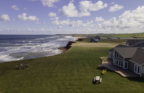 Sea View House | Sunset Point - Oceanfront, walk to Cousin's shore beach, great multi-family