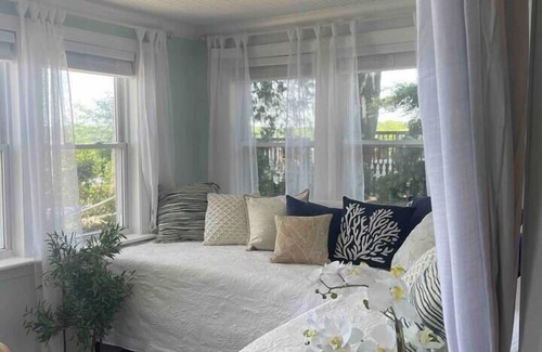 Elkton House | Sunset River Cottage -The perfect waterfront getaway!