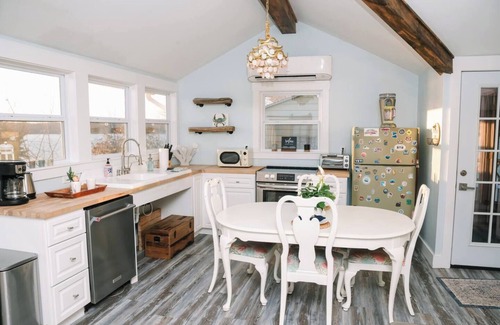 Elkton Cottage | Sunset River Shack -amazing waterfront view