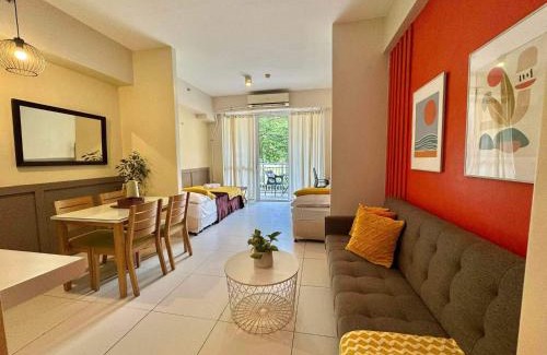 Nasugbu Apartment | Sunset Room at Pico - Hamilo Coast Pico De Loro