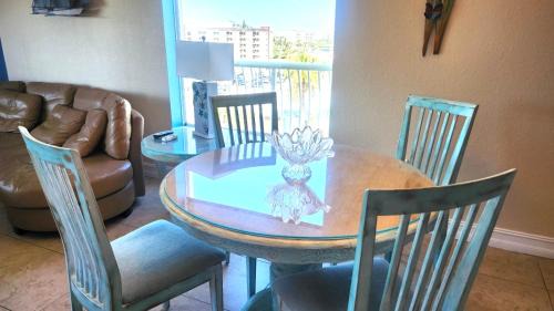 Treasure Island Apartment | Sunset Sands from Oasis Getaways