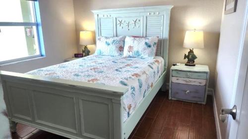 Treasure Island Apartment | Sunset Sands from Oasis Getaways