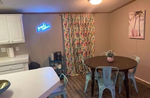 Pigeon House | Sunset Shanty is the place to be-Relax at the Shanty! Say "Cheeseburger"