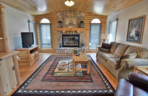 Hayward House | Sunset Shores Retreat Condo