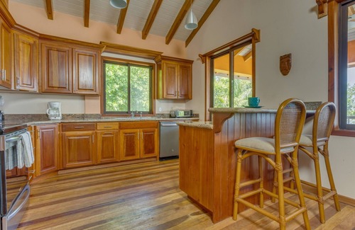 Plantation Villa | Sunset View-3BR Villa-Kayaks-Sleeps 9-Placencia