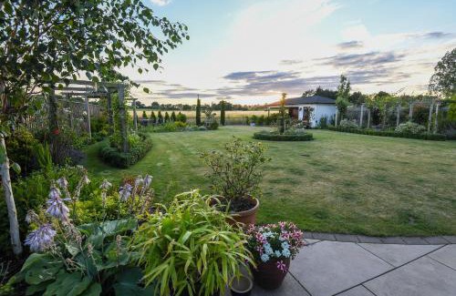 Kirkby on Bain House | Sunset View at The Dovecote