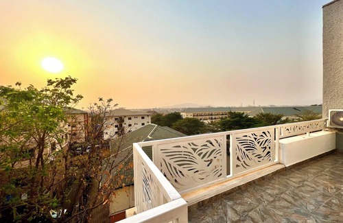 Utako Apartment | SUNSET VIEW PENTHOUSE CONDO at UTAKO ABUJA. 24hrs LIT with AC, WIFI & KITCHEN