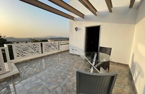 Utako Apartment | SUNSET VIEW PENTHOUSE CONDO at UTAKO ABUJA. 24hrs LIT with AC, WIFI & KITCHEN