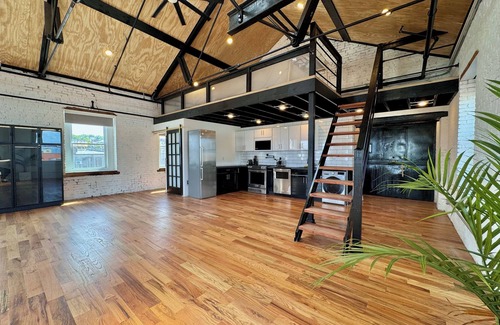 Brooklyn Apartment | Sunsetpark Clocktower Loft next to Industry City