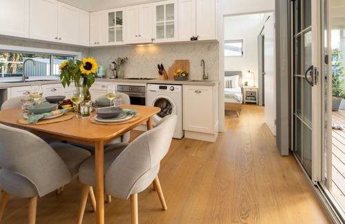 Culburra Beach House | Sunshine Cottage - pet-friendly retreat