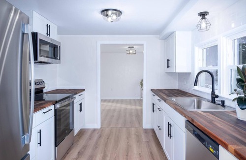 Libby Cottage | Sunshine Cottage — Cozy Montana Getaway Located Right in the Town of Libby