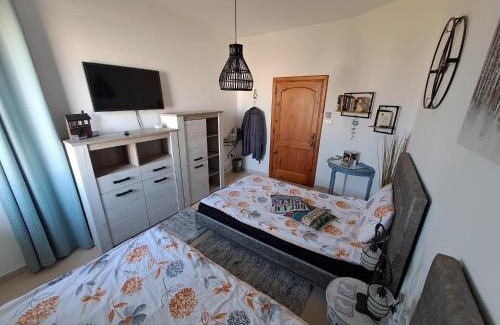 Qawra Bed & Breakfast | Sunshine Court Budget