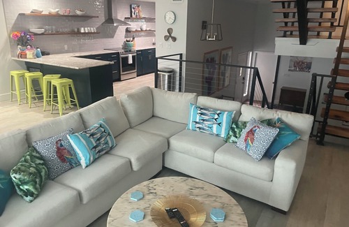 Horseshoe Bay House | Sunshine Daydream HSB Lake LBJ Family Escape! Fish and swim off the dock!