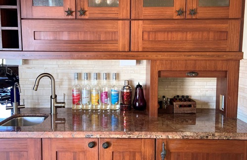 Estate Rust Up Twist House | Sunshine & Happiness! 2 BR Home, pool & ocean view