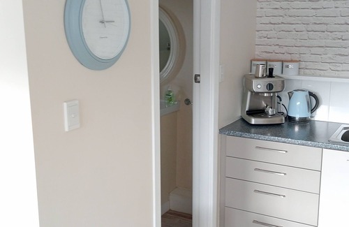 Picton Apartment | Sunshine, Peaceful with the Best Views