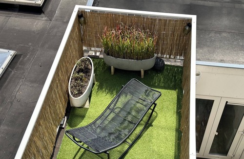 Utrecht Apartment | Sunshine Suite at the Griftpark. 5 Minutes Walk From the City Centre