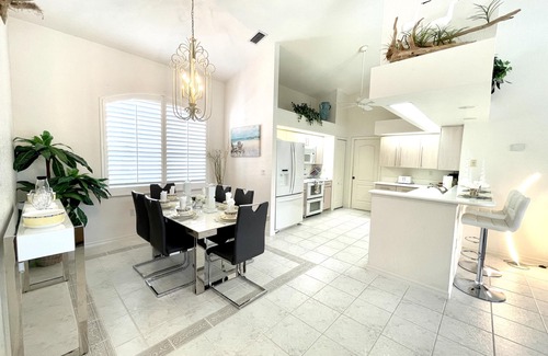 Long Meadow House | * Sunshine, Tranquility, and Timeless Comfort! *