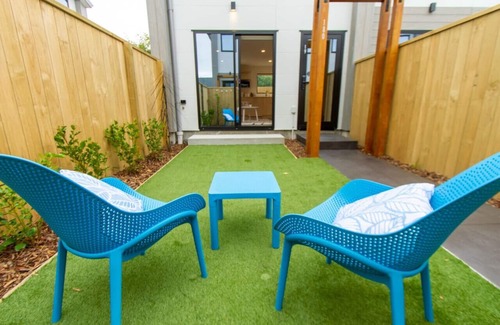 New Brighton House | Sunsoaked seaside 1 bedroom 1 bath