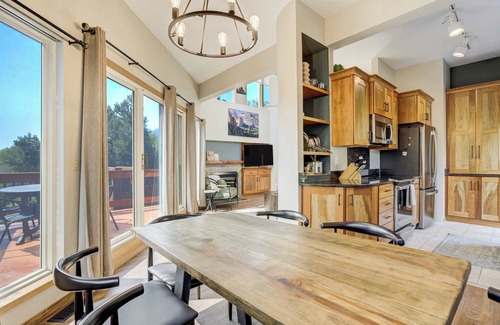 Skyway House | Sunstone Mesa! Luxe Broadmoor Getaway w Hot Tub