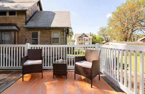 Cleveland House | Sunstone Retreat: Cozy Gateway 1BR Lower Unit | Patio & Parking 9 Min To Downtown