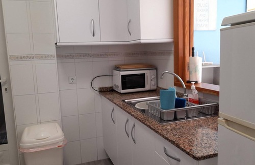 Coveta Fuma Apartment | Super 3 bedroom apartment only 50 metres from the beach Sleeps 5 people.