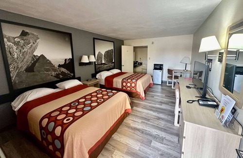 Athens Hotel | Super 8 by Wyndham Athens TX