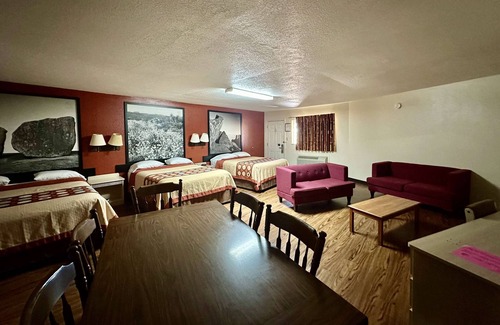 Athens Hotel | Super 8 by Wyndham Athens TX