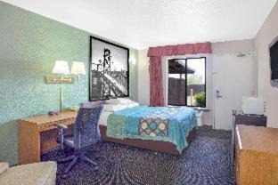 Barstow Hotel | Super 8 by Wyndham Barstow