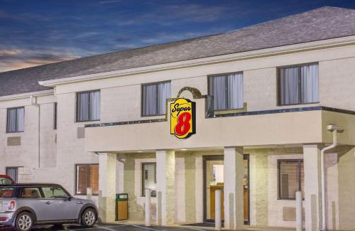 Bedford Hotel | Super 8 by Wyndham Bedford