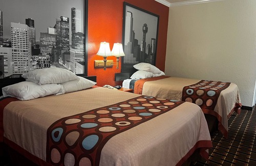 Brookshire Hotel | Super 8 by Wyndham Brookshire TX