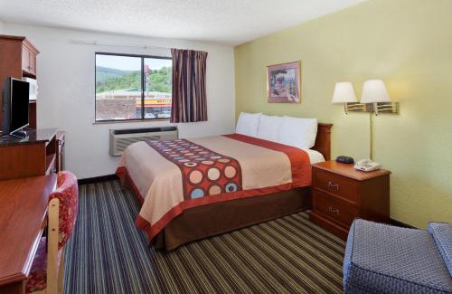 Lookout Valley Neighborhood Association Hotel | Super 8 by Wyndham Chattanooga Lookout Mountain TN