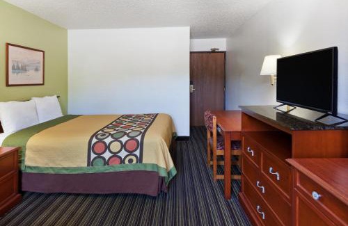 Lookout Valley Neighborhood Association Hotel | Super 8 by Wyndham Chattanooga Lookout Mountain TN
