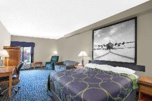 Clemmons Hotel | Super 8 by Wyndham Clemmons - Bermuda Run - Winston-Salem I-40