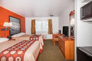 Cloverdale Hotel | Super 8 by Wyndham Cloverdale Wine Country