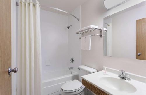 Dumfries Hotel | Super 8 by Wyndham Dumfries/Quantico