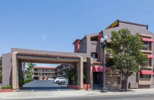 El Cajon Hotel | Super 8 by Wyndham El Cajon San Diego