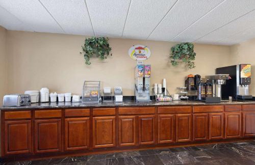Fort Mitchell Hotel | Super 8 by Wyndham Fort Mitchell Cincinnati Area