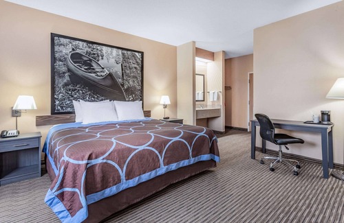 Fort Dodge Hotel | Super 8 by Wyndham Fort Dodge IA