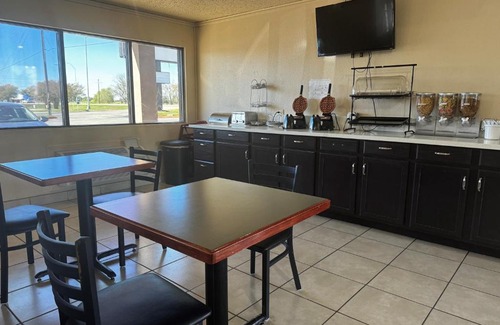 Giddings Hotel | Super 8 by Wyndham Giddings